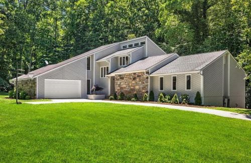 Fairview House | Secluded oasis in Asheville! GAME room MOVIE theater HOT tub - 20 min to Biltmore!