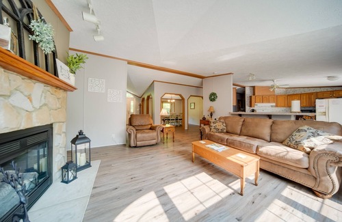 Dorset House | Secluded Ohio Getaway on 65 Acres!