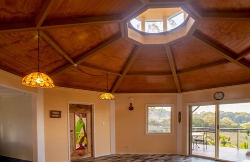 Dunbible House | Secluded Rural Oasis: Misty Mornings and Expansive, Far Mountain Views