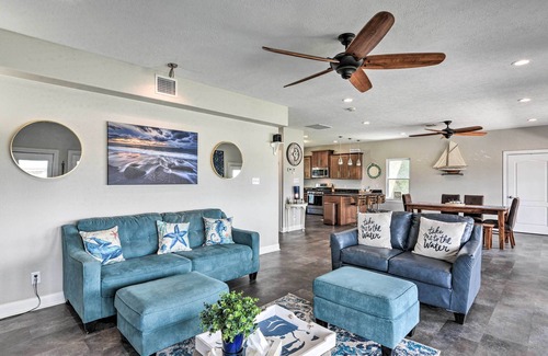 El Lago House | Secluded Seabrook Waterfront Home w/Patio!