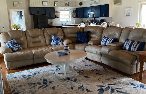 Taylor House | Secluded Shades of Blue Lake Bistineau Sunsets Sleeps 19