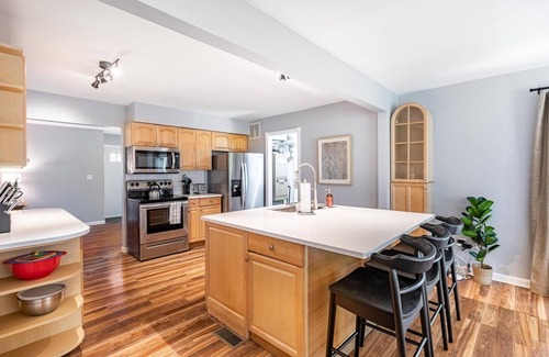 Hamburg Township House | Secluded, Spacious 3BR/2BA Lake Country Getaway