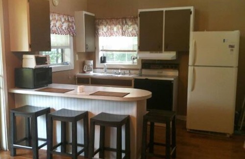 Scottsville House | Secluded spot with high speed internet! Enjoy the beauty of Barren River Lake!