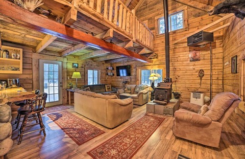 Vanderbilt House | Secluded Vanderbilt Cabin, 9 Mi to Treetops!