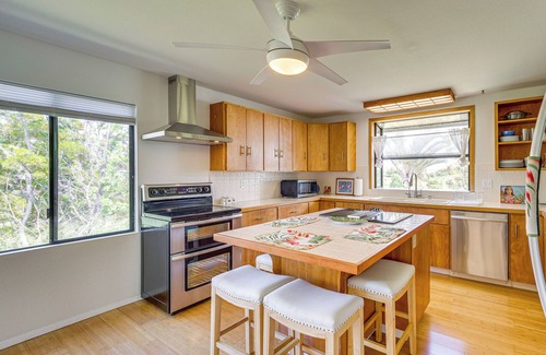 Kamuela House | Secluded Waimea Hideaway w/Lanai & Views!