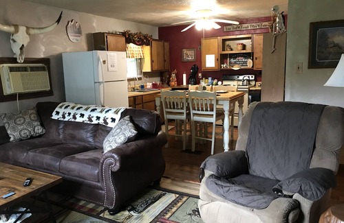 Chester Cottage | Secluded Wilderness & Spa On Historic 2k Acre Wild Life Area