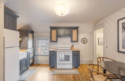 Riverfront House | Second floor 2 bdrm off Missoula's Hip Strip, across river from downtown