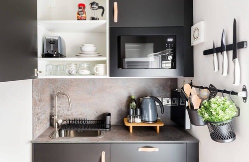 Warrington Apartment | Second floor compact studio with mini kitchen