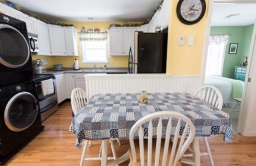 Ogunquit - Wells Cottage | Second Floor Condo At Beach Dreams with great location!