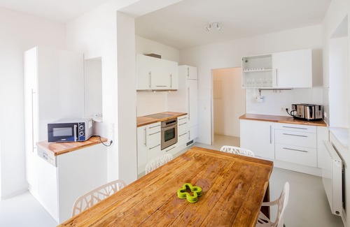 Innenstadt Apartment | SecondHome Stuttgart: 2 very nice vacation apartments in Esslingen for up to 17 pers
