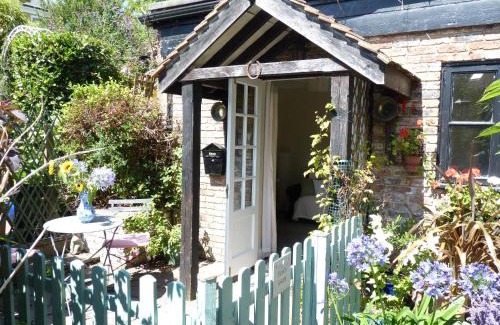 Eastbourne House | Secret Garden Hideaway For Adults