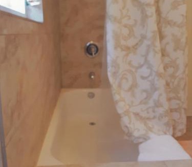 Oak Park Bed & Breakfast | Secret Garden Inn & Cottages
