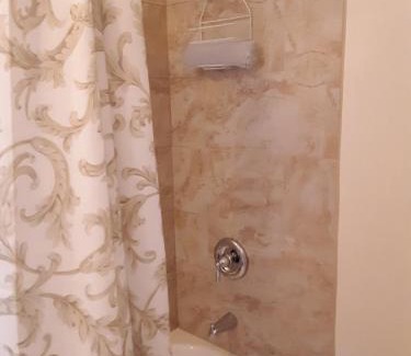 Oak Park Bed & Breakfast | Secret Garden Inn & Cottages