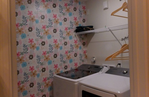 Stuart House | Secure and Cozy Townhouse in the Heart of Stuart! Pet Friendly.