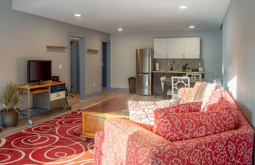 Coal Creek Canyon Condo | See video: BEAUTIFUL private getaway b/w Boulder &Golden @8100'; garage parking