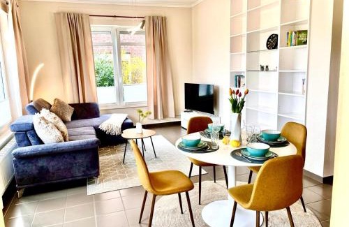 Lembruch Apartment | Seeliebe, 300 Meter zum Wasser, mit Terrasse und Garten