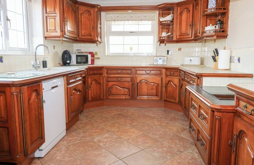 Moelfre Cottage | SEIRIOL VIEW, pet friendly, character holiday cottage in Moelfre