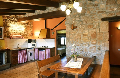Els Prats de Rei Cottage | Self catering rural house Can Bartomeu 1 h from Barcelona. Private swimmingpool