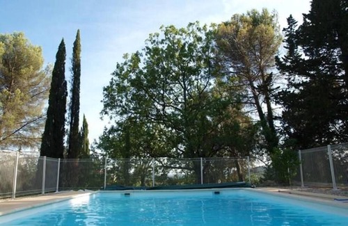 Cannes-et-Clairan Cottage | Self catering apartment in a 16th century farmhouse with pool