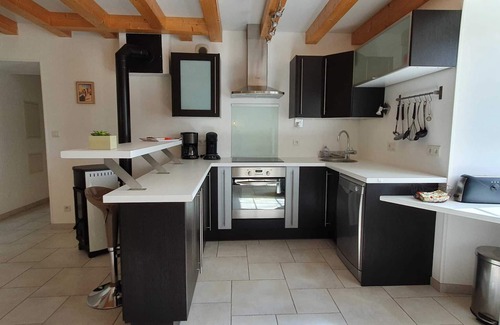 Nieul-les-Saintes House | self-catering holiday home
