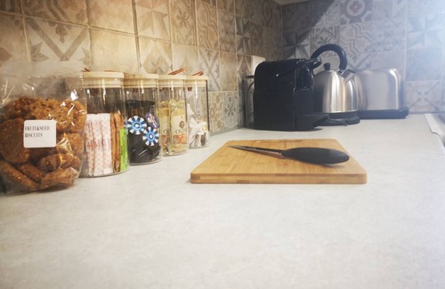 Plumstead Apartment | Self Catering Fully Equipped Cottage set in a leafy suburb