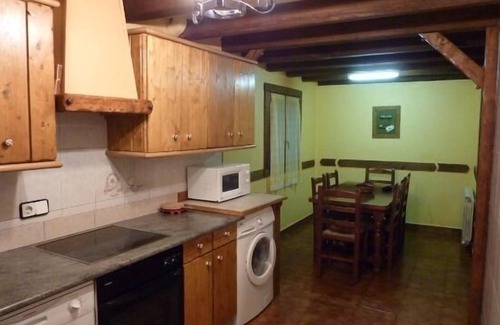 Azpilkueta Cottage | Self catering Labakia for 6 people
