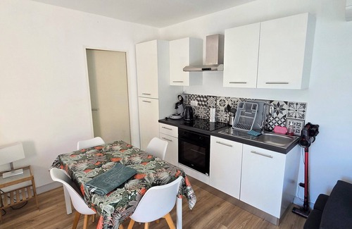Flassans-sur-Issole Apartment | Self-contained studio in the heart of the Var