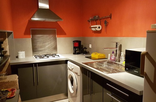Gemozac House | self-contained apartment, sleeps 4 Breakfast and lunch available