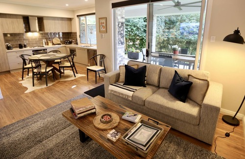 Mittagong Cottage | Self Contained Cottage in Bowral with Fireplace