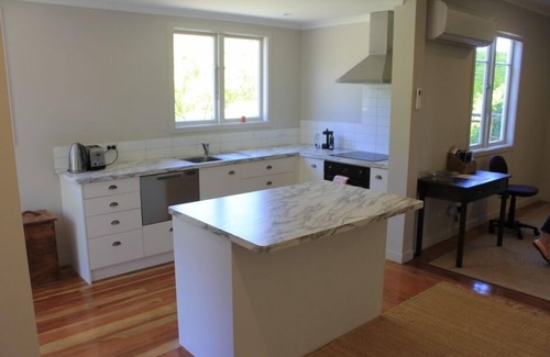 Havelock North Cottage | Self Contained roomy Wai iti Cottage.Havelock Nth