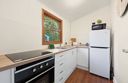 Central Tilba Apartment | Self contained unit close to everything Tilba