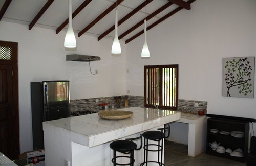 Morakatiyara Villa | Self-contained villa with swimming pool and beautiful lagoon view, 50m to beach