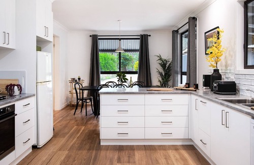 Wheatsheaf House | Selo Retreat- escape to this forest retreat, only 10 mins from Daylesford