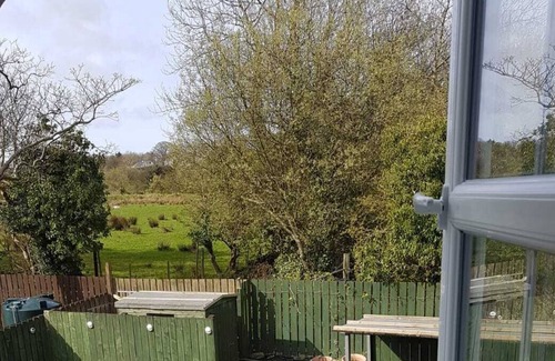 Moville House | Semi Detached 4 Bedroom Property, family friendly, walking distance to Moville.