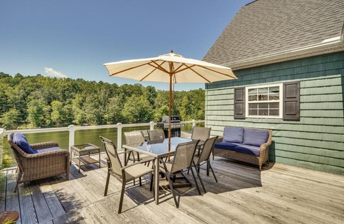 Semora House | Semora Vacation Rental with Dock on Hyco Lake!