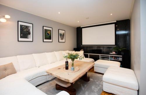 Godvik Apartment | Semwil Apartment