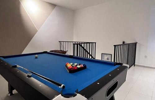 Senai House | Senai 14pax The Joyous Home Pooltable nr Airport JPO by Ourstay