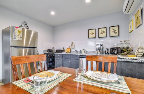 Valois Apartment | Seneca Lake Wine Trail Studio w/Water View!