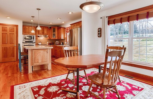 Town of Benton Cottage | Seneca Manor: "Right Along Seneca Lake Wine Trail - Near Geneva!"