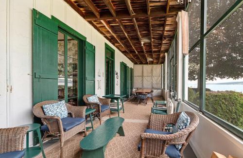 Rock Stream House | Seneca Vintage