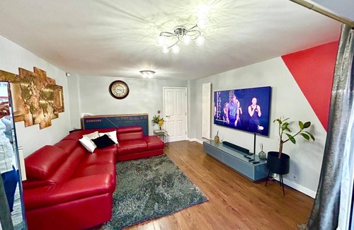 Greenhithe House | Sensational 3-bed Home Away From Home Near Greenhithe Station and Bluewater