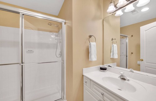 Cornelius Condo | Sensational views of Lake Norman at the Peaceful Penthouse