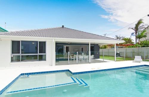 Bilinga House | Sentosa on Tugun - Beachfront 5 Bedroom