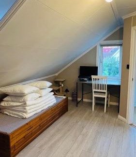 Arendal House | Sentralt rekkehus med solrik veranda!