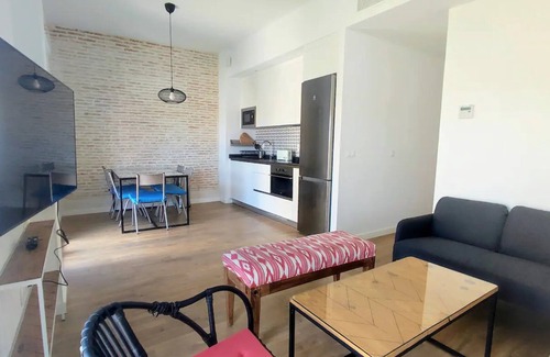 La Palmera-Reina Mercedes Apartment | Sepulveda, Tranquilo y con Piscina by Outin