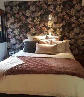 New Plymouth Bed & Breakfast | Sequoia Steps