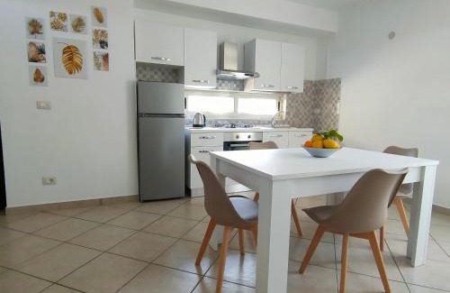Mondragone Apartment | Serao House, 2 piano in centro
