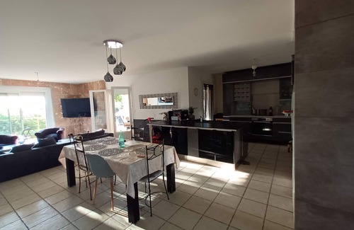 Tavel House | SERENA 🏡. Near the Pont d'Avignon. Palace of the Popes. Pont du Gard, Nîmes