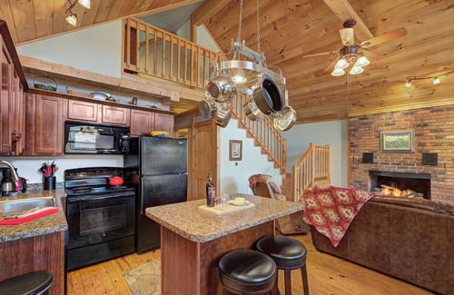 Penrose Cabin | Serenade Cove: Now listed through Carolina Mornings! See VRBO 4455448.