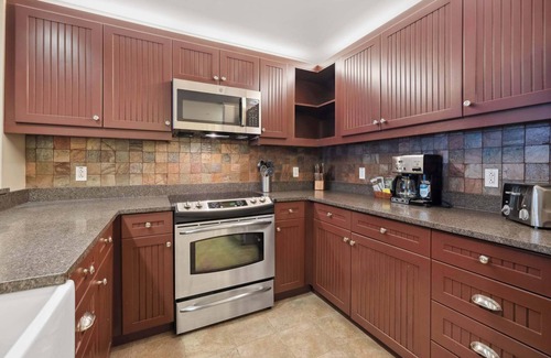 Ludlow Condo | Serene 1-BR Ski-In/Ski-Out Retreat on Okemo Mtn.